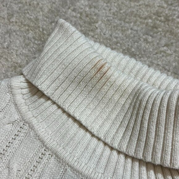 Rory Gilmore White Turtleneck‎ - Picture 3 of 4